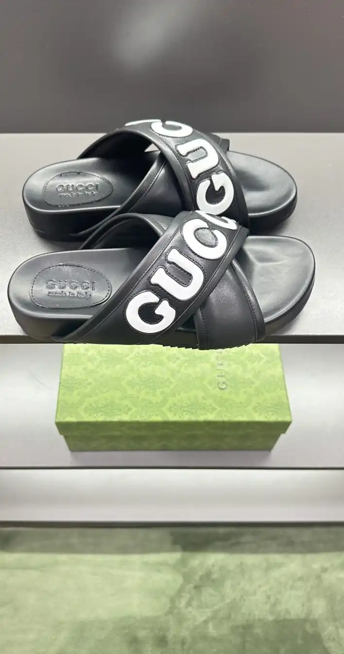 hype Gucci Slippers