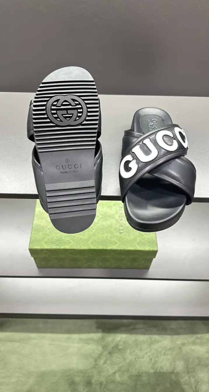 hype Gucci Slippers