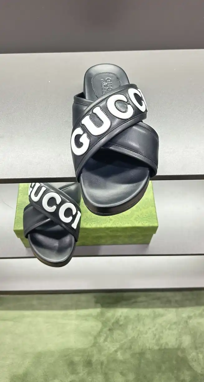 hype Gucci Slippers