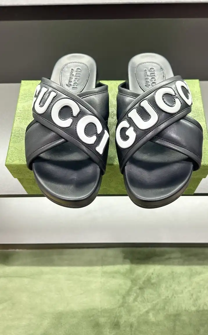 hype Gucci Slippers