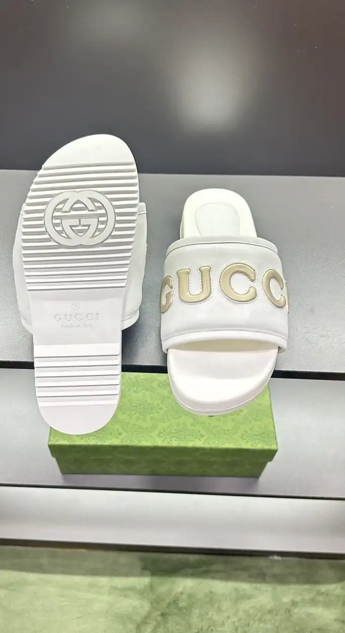 hype Gucci Slippers