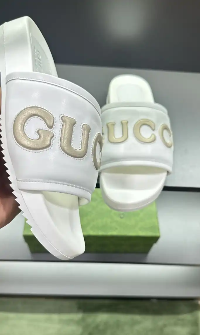 hype Gucci Slippers