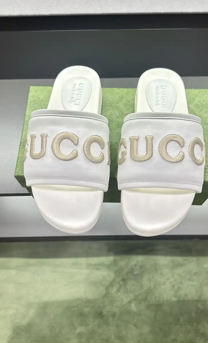 hype Gucci Slippers