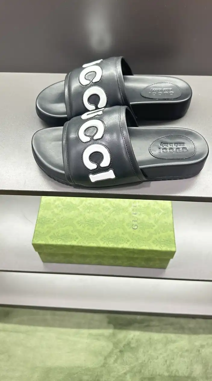 hype Gucci Slippers