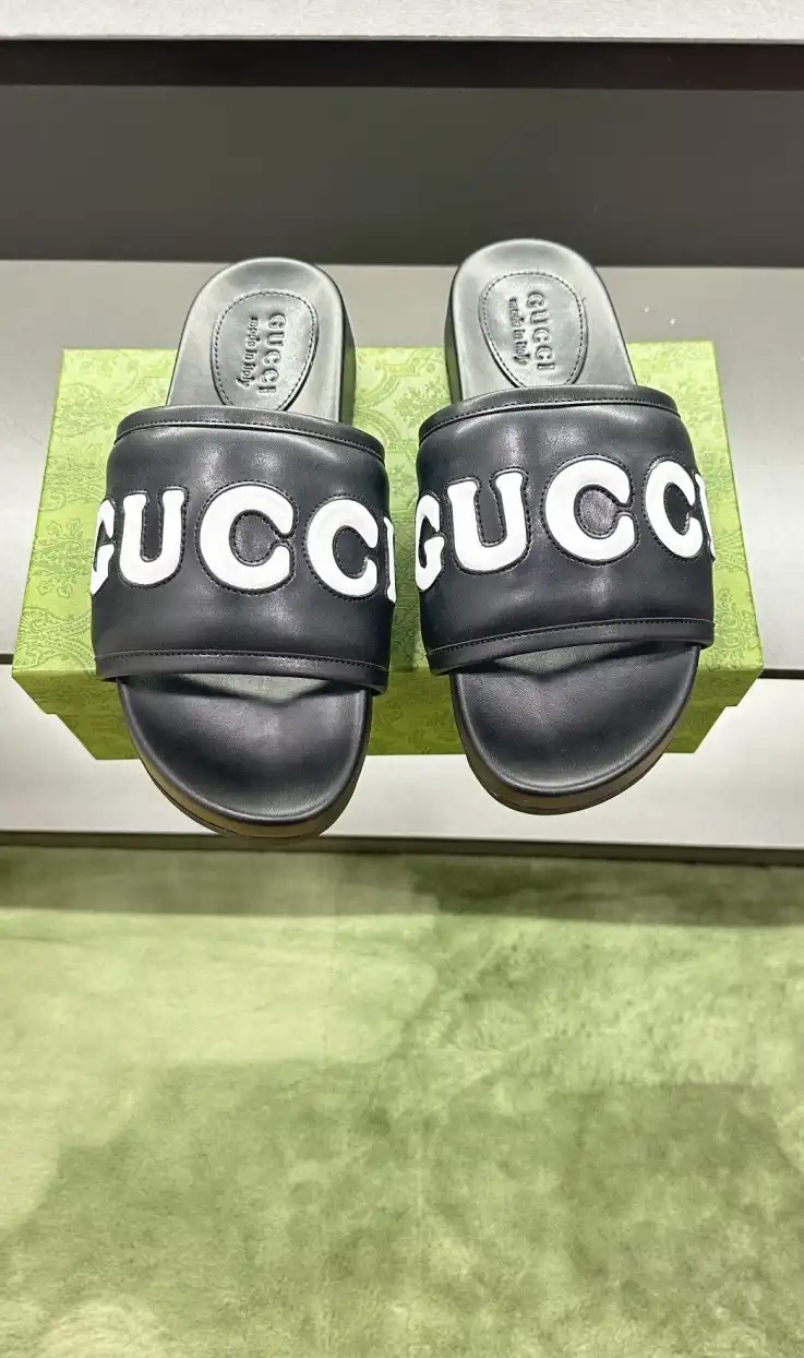 hype Gucci Slippers