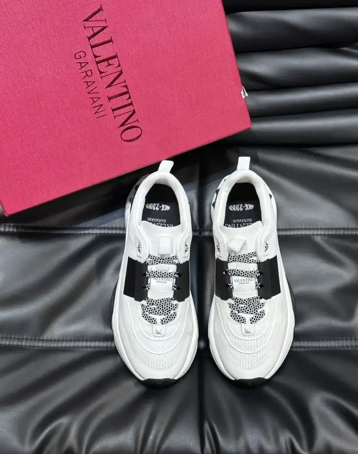 hype Valentino Sneakers