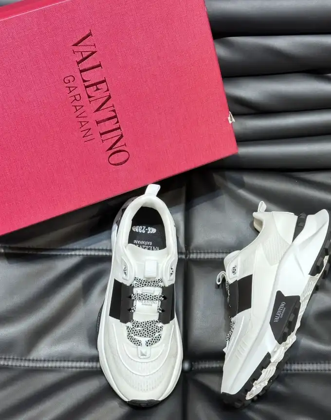 hype Valentino Sneakers