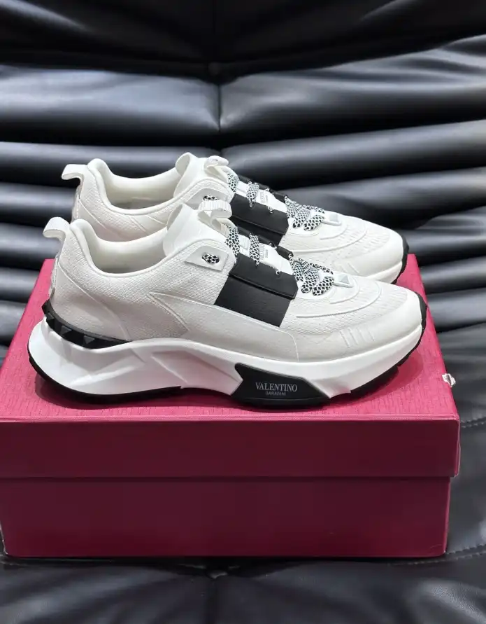 hype Valentino Sneakers