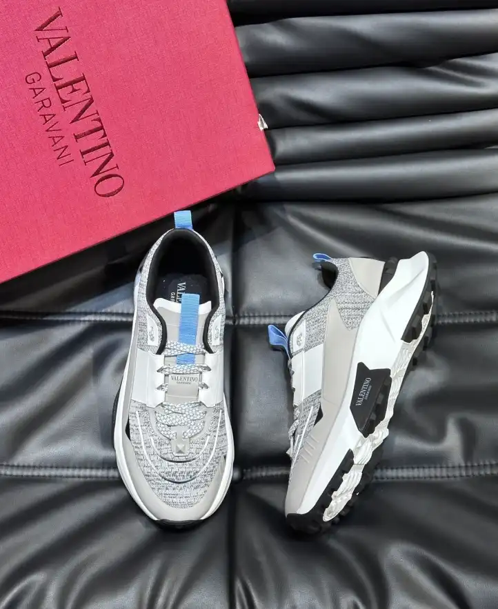 hype Valentino Sneakers