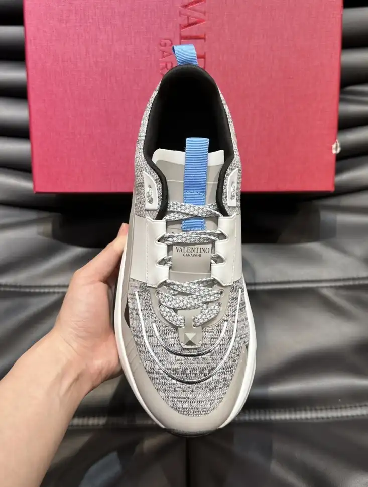 hype Valentino Sneakers