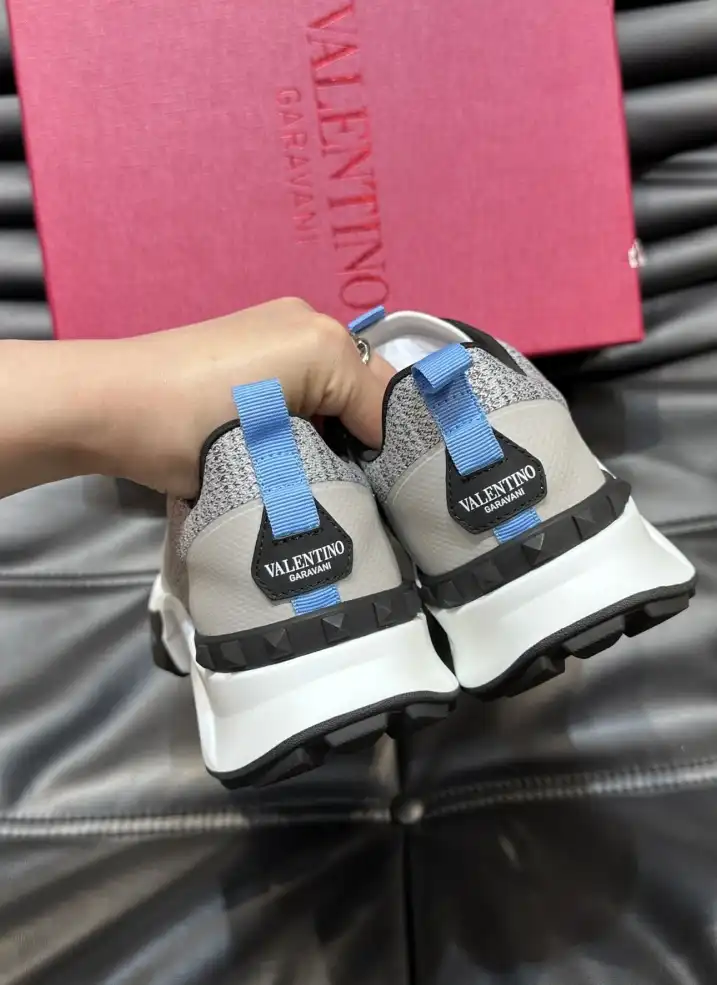 hype Valentino Sneakers