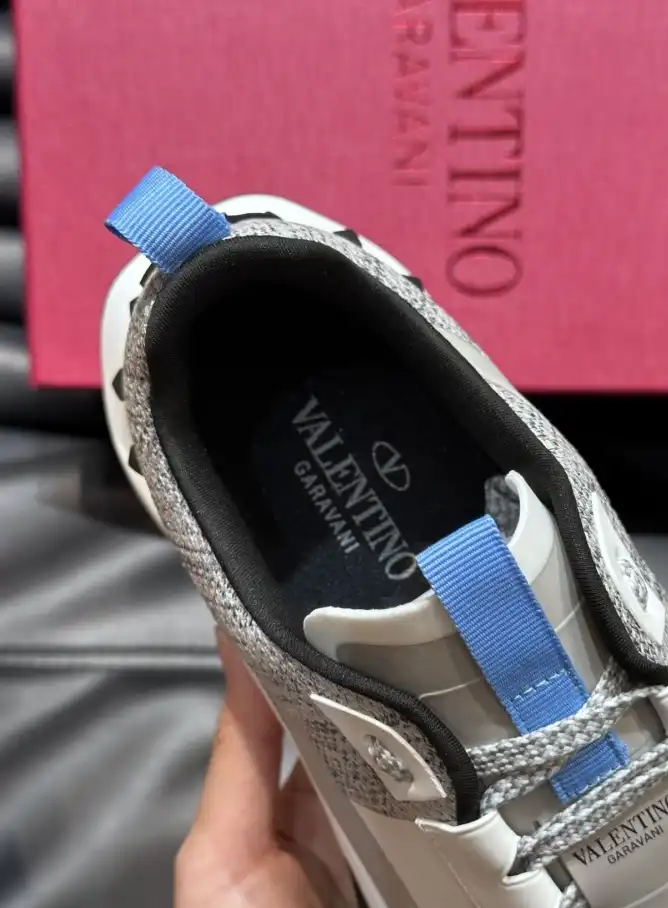 hype Valentino Sneakers