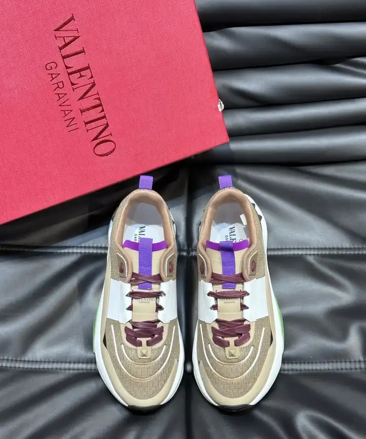 hype Valentino Sneakers