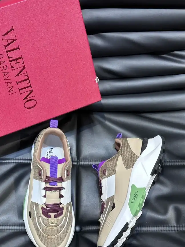 hype Valentino Sneakers