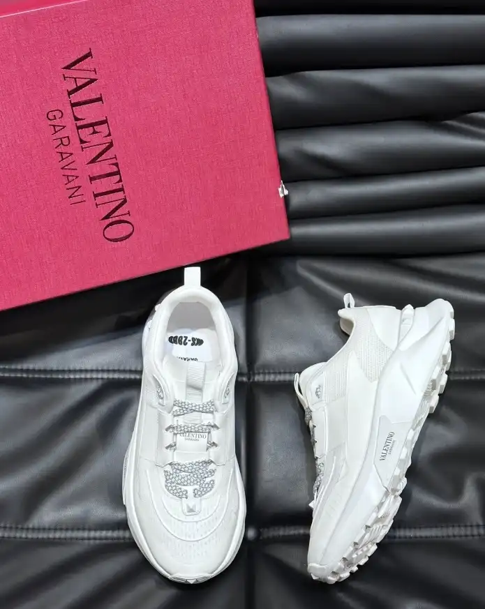 hype Valentino Sneakers