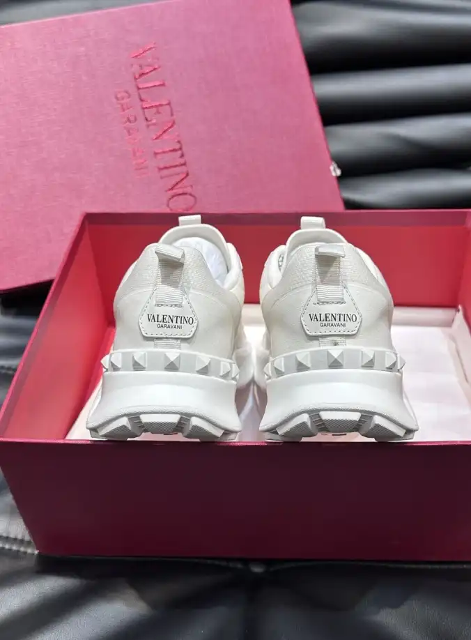 hype Valentino Sneakers