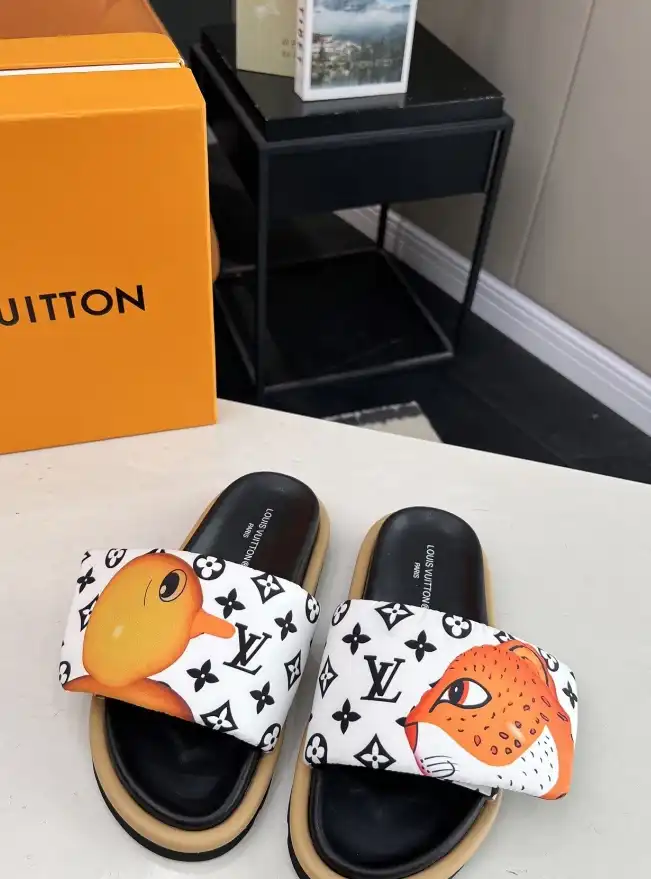 hype LV Slippers