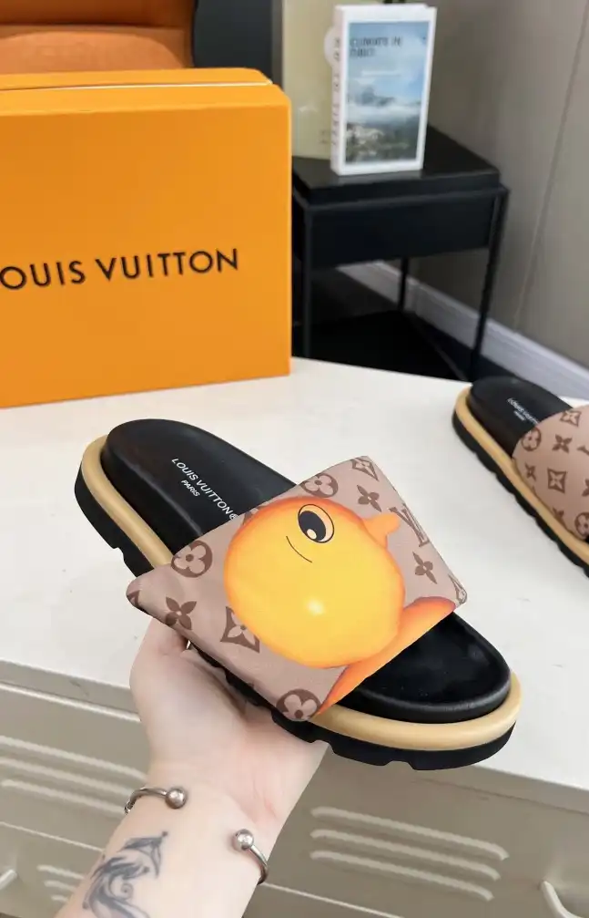 hype LV Slippers