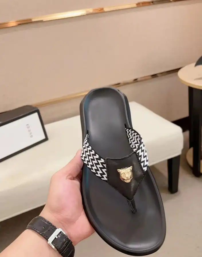 hype Gucci Slippers