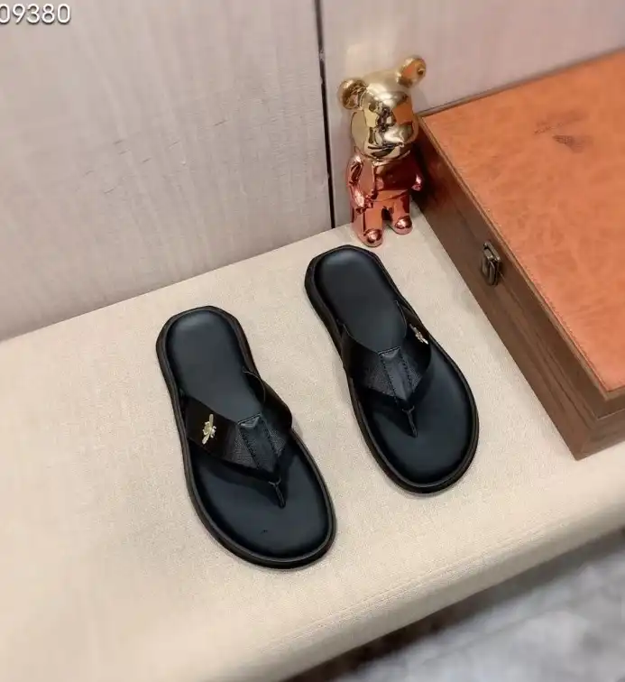 hype Gucci Slippers