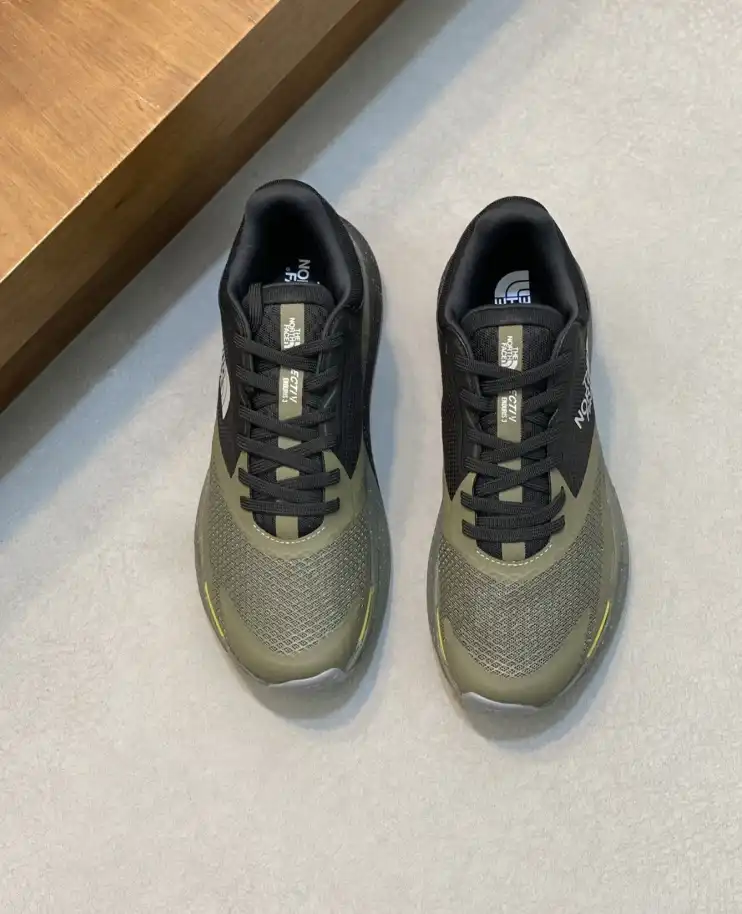 hype Valentino Sneakers