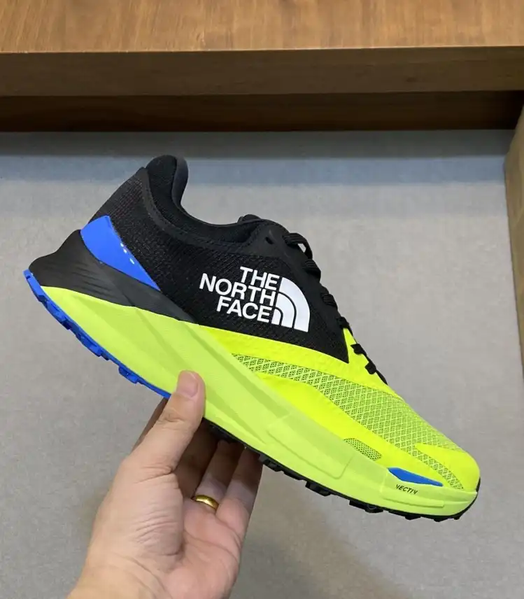 hype Valentino Sneakers