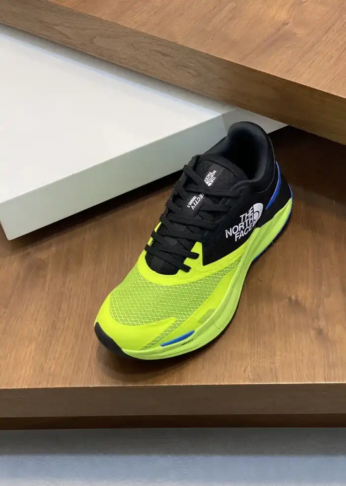 hype Valentino Sneakers