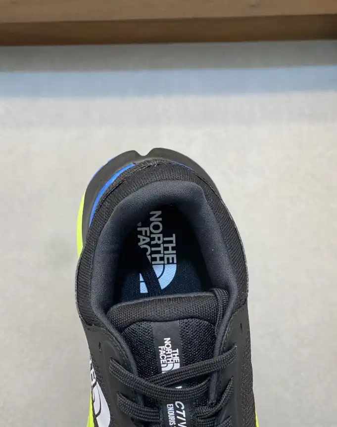 hype Valentino Sneakers