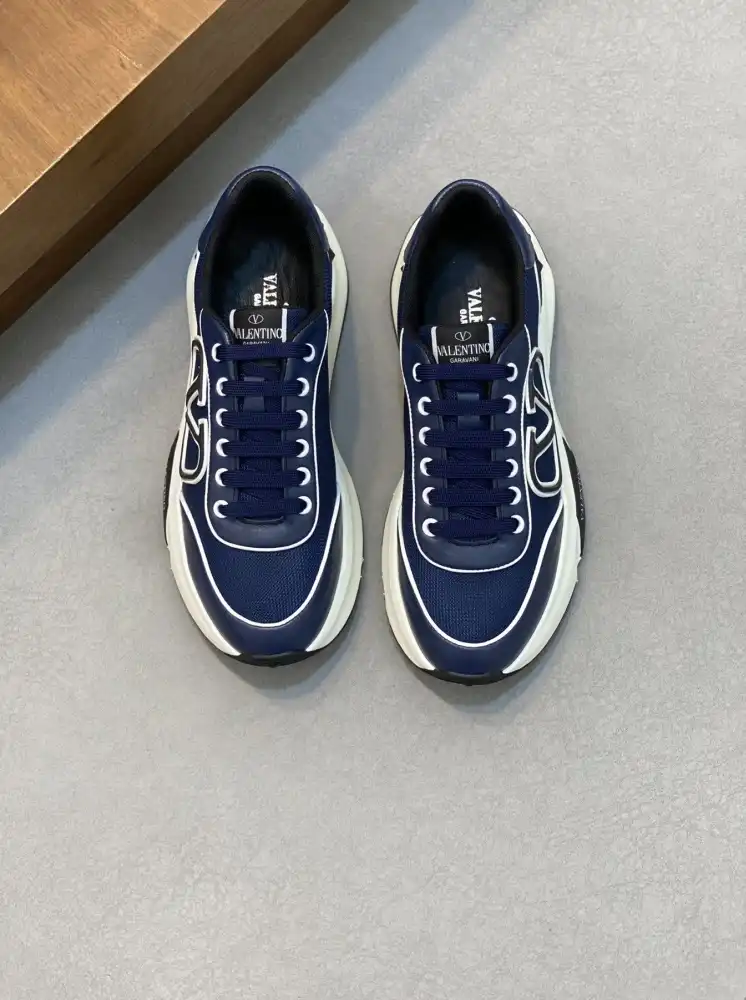 hype Valentino Sneakers