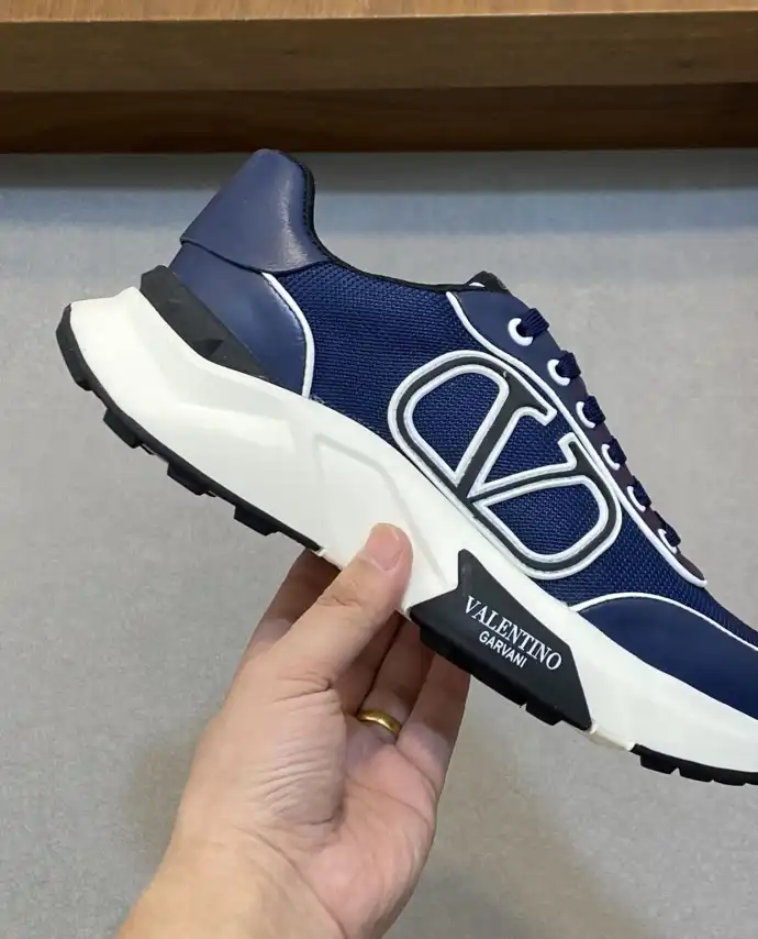 hype Valentino Sneakers