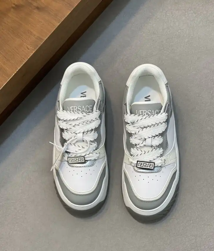 hype Givenchy Sneakers