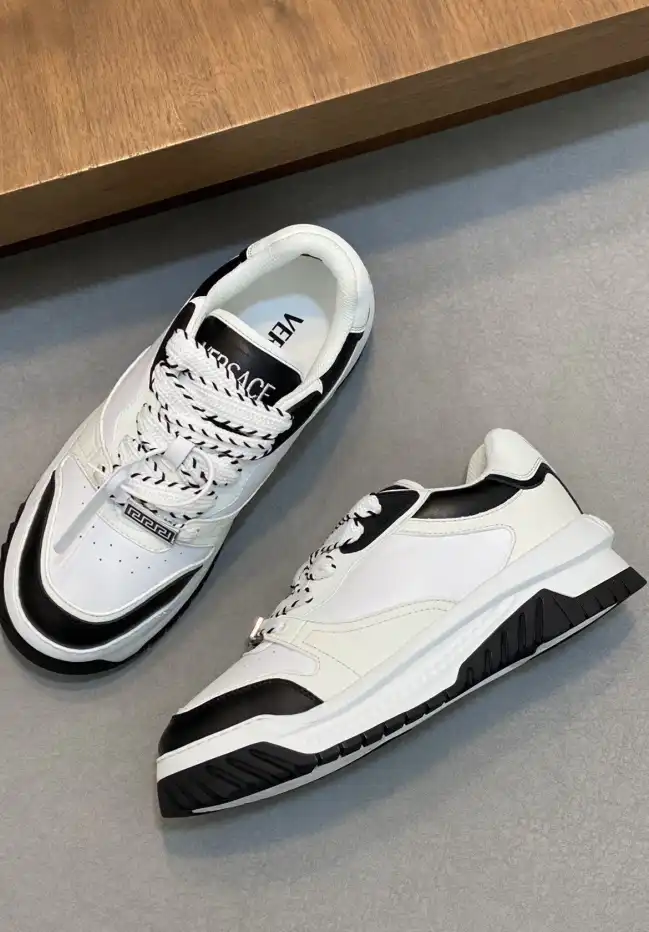 hype Givenchy Sneakers