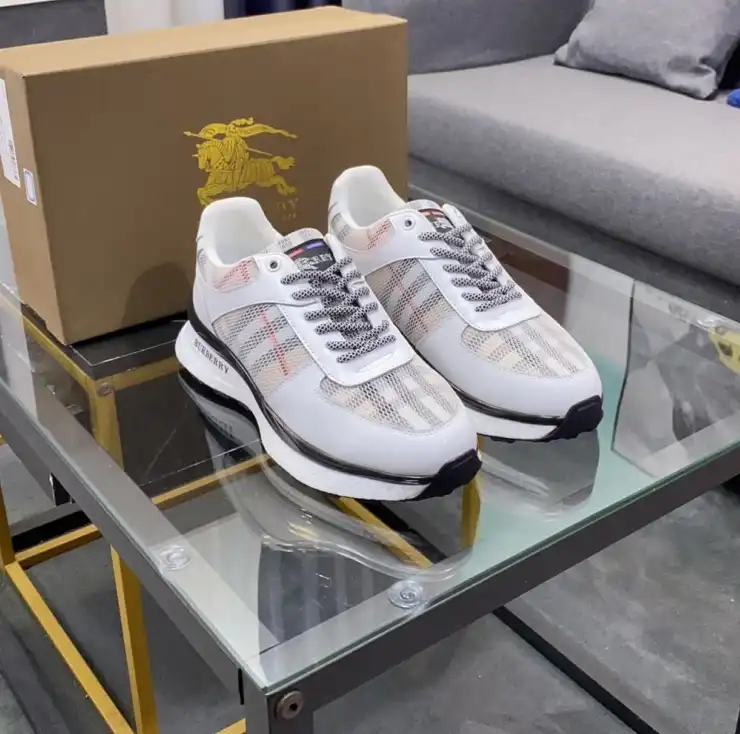 hype Burberry Sneakers