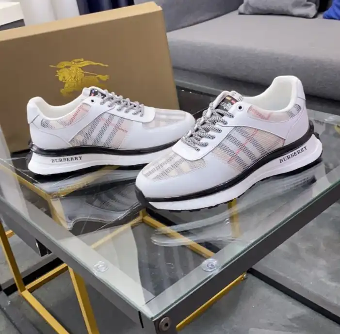 hype Burberry Sneakers