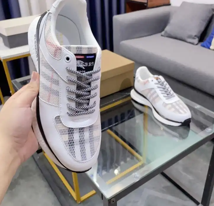 hype Burberry Sneakers