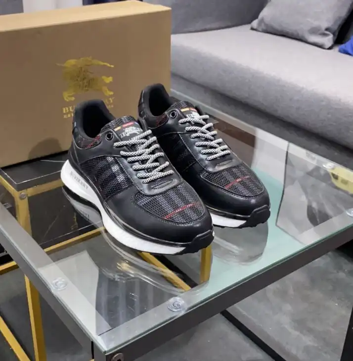 hype Burberry Sneakers