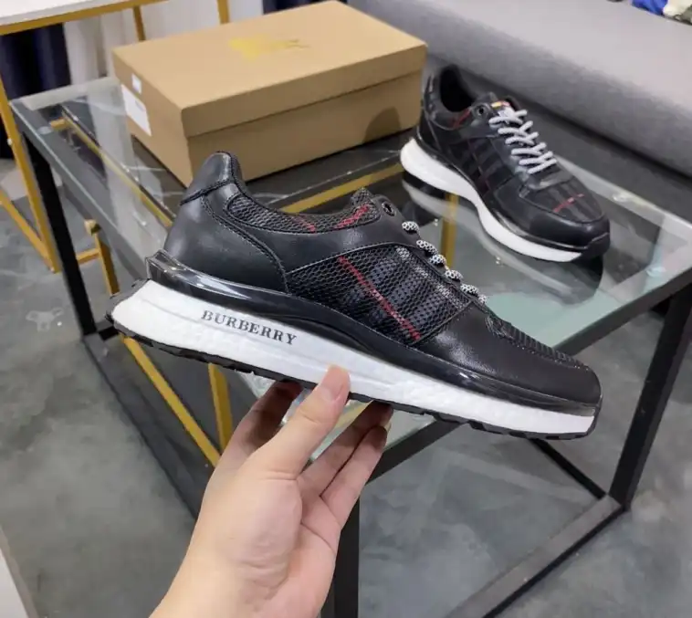 hype Burberry Sneakers