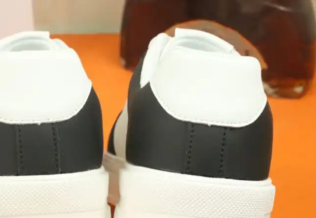 hype Givenchy Sneakers