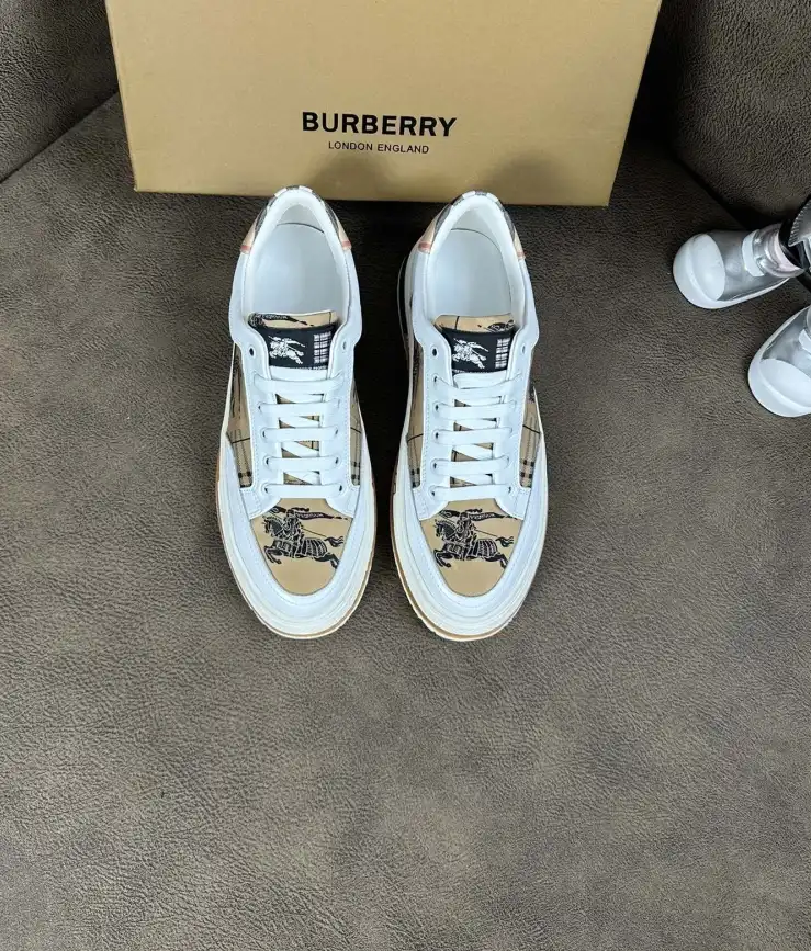 hype Burberry Sneakers