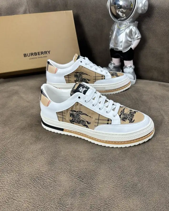 hype Burberry Sneakers