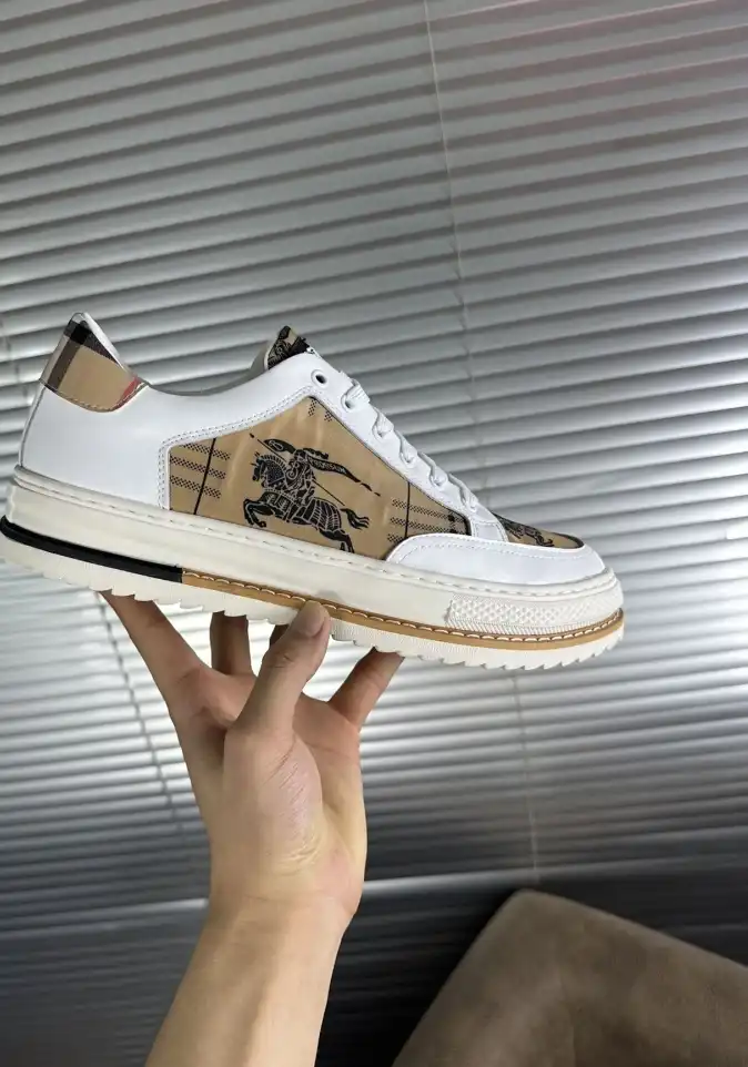 hype Burberry Sneakers