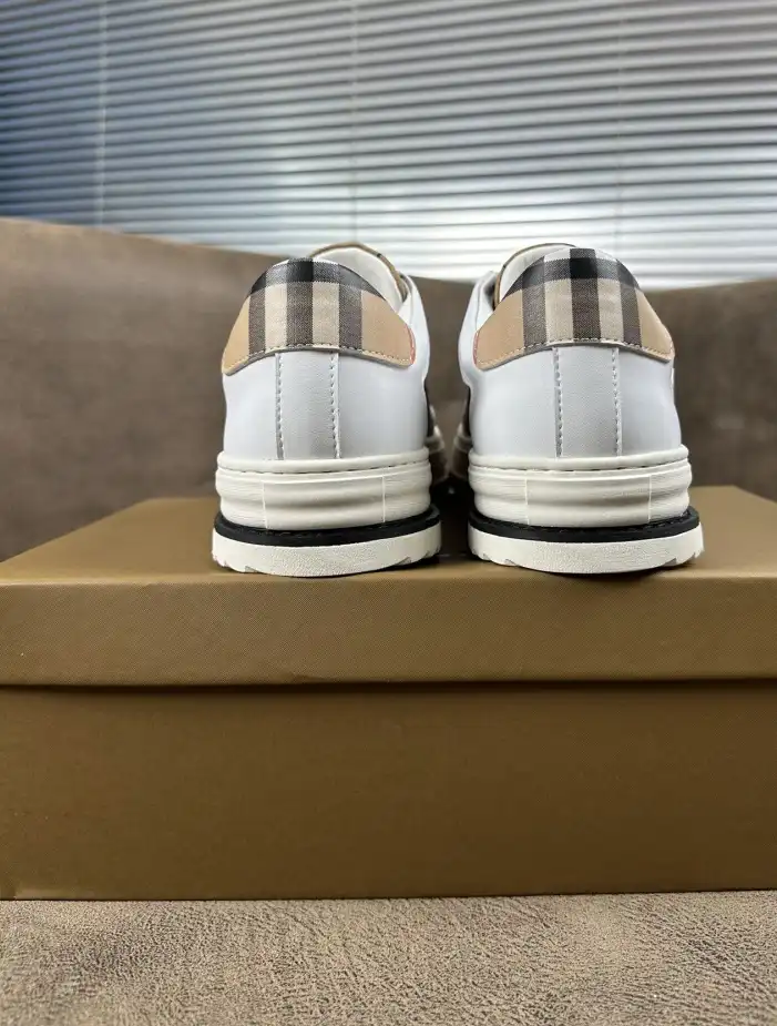 hype Burberry Sneakers