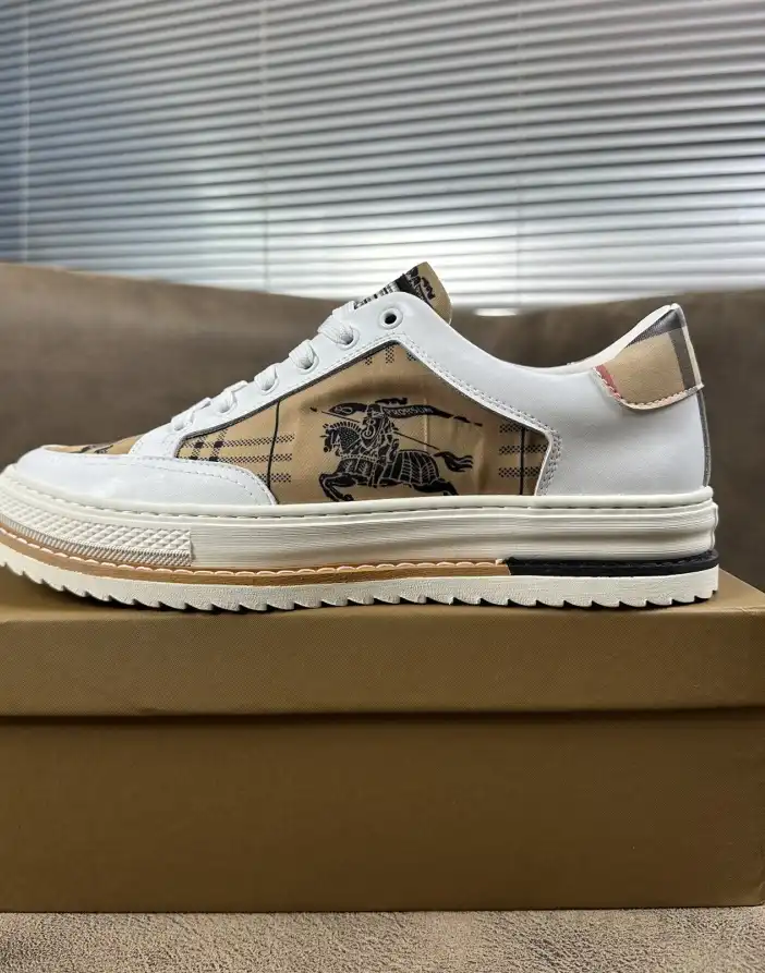 hype Burberry Sneakers