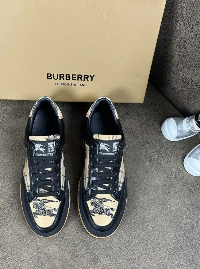 hype Burberry Sneakers