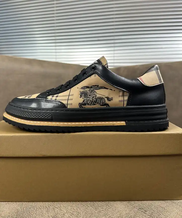 hype Burberry Sneakers