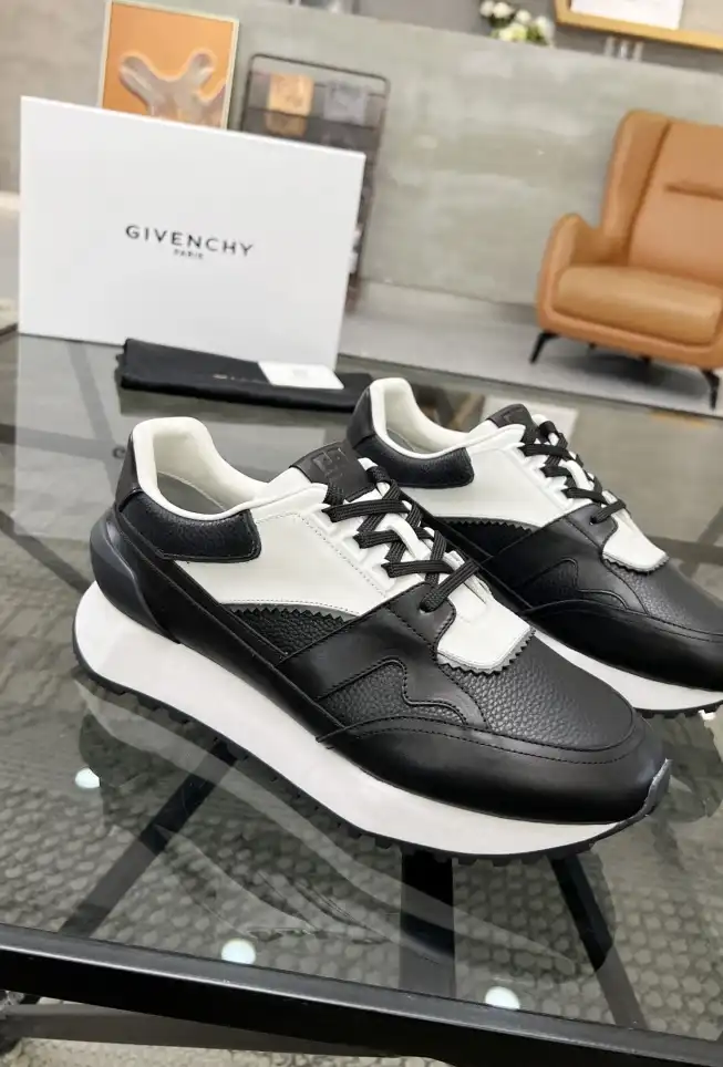 hype Givenchy Sneakers