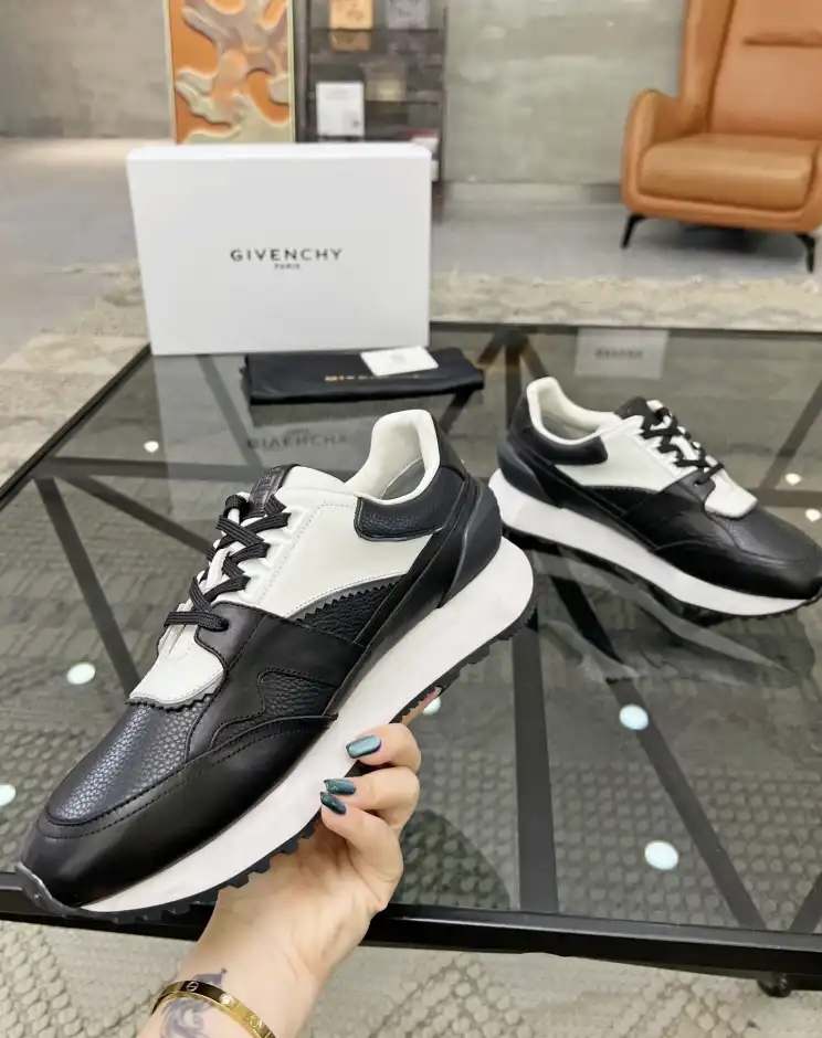 hype Givenchy Sneakers