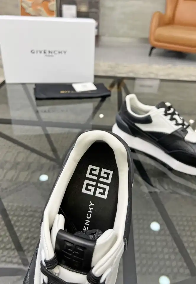 hype Givenchy Sneakers