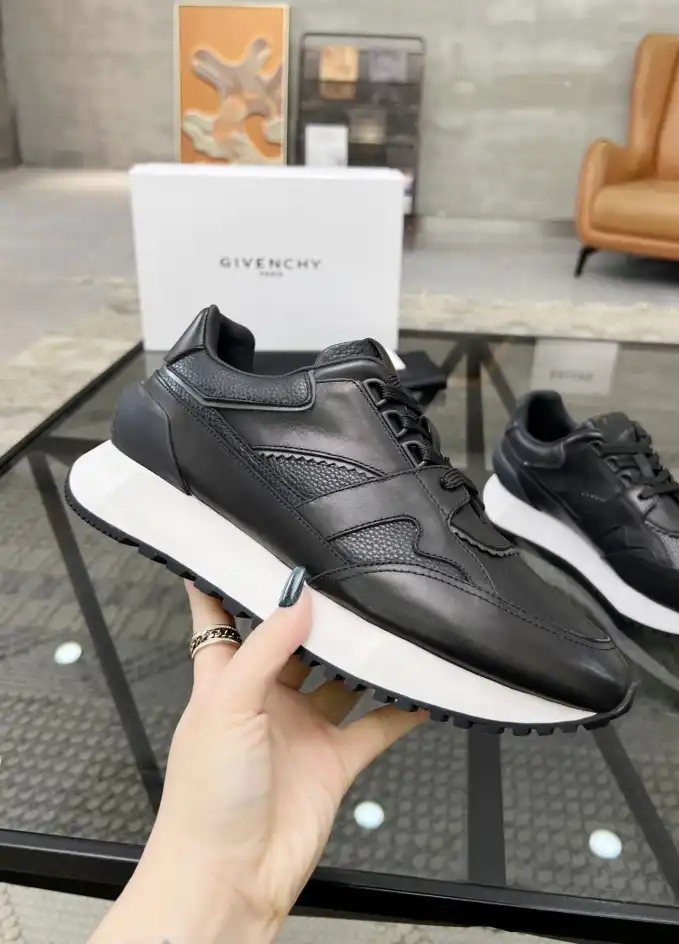 hype Givenchy Sneakers