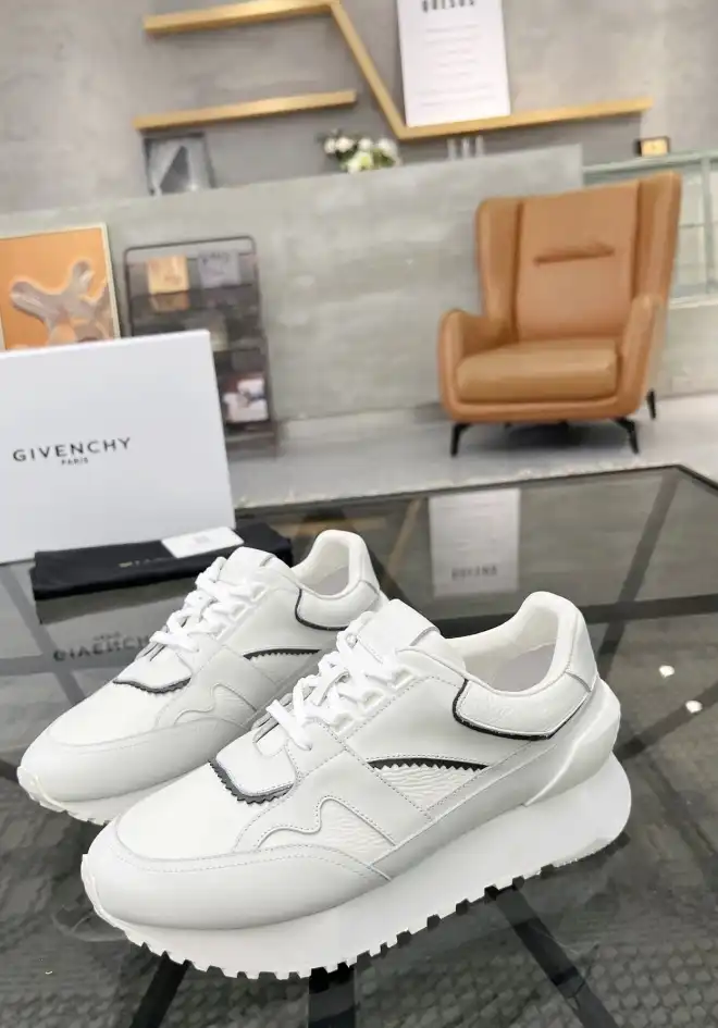 hype Givenchy Sneakers